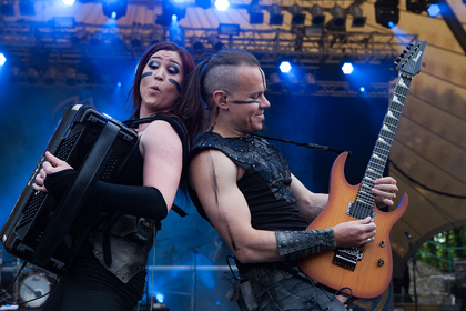Mit Akkordeon - Fotos: Ensiferum live beim RockFels Festival 2016 auf der Loreley 